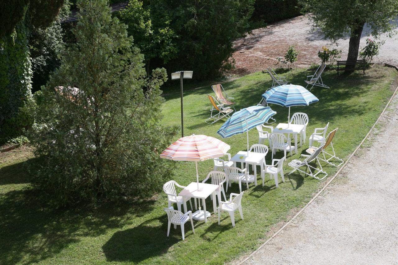 Agriturismo Villa Mozart Nel Verde Губбио Экстерьер фото