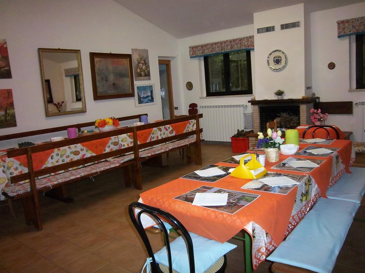 Agriturismo Villa Mozart Nel Verde Губбио Экстерьер фото