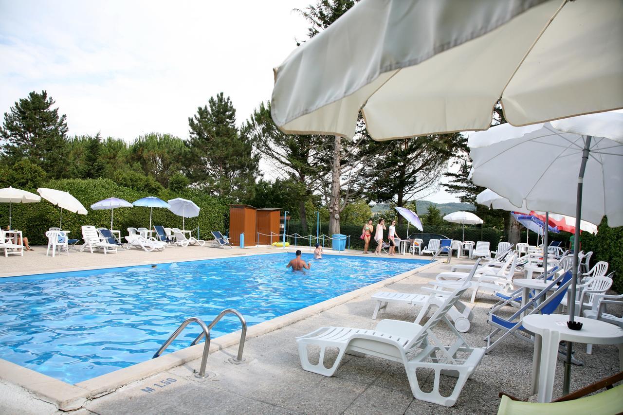 Agriturismo Villa Mozart Nel Verde Губбио Экстерьер фото
